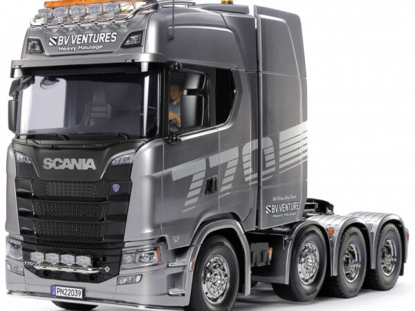 TAMIYA Scania 770S 8X4/4 Schwerlastzugmaschine 1/14 Bausatz