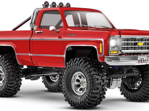TRAXXAS TRX-4M 79 CHEVY K10 4X4 LIFTED ROT 1/18 CRAWLER RTR BRUSHED, MIT AKKU UND USB LADEGERÄT