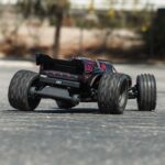 ARRMA VORTEKS 223S 1/10 DSC 2WD RTR Brushless Stadium Truck, Pink – Bild 5
