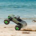 ARRMA 1/10 QUAKE 223S DSC 2WD RTR Brushless Monster Truck, Grün – Bild 2