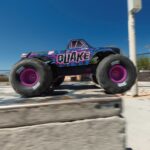 ARRMA 1/10 QUAKE 223S DSC 2WD RTR Brushless Monster Truck, Lila – Bild 4