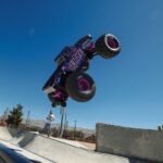 ARRMA 1/10 QUAKE 223S DSC 2WD RTR Brushless Monster Truck, Lila – Bild 5